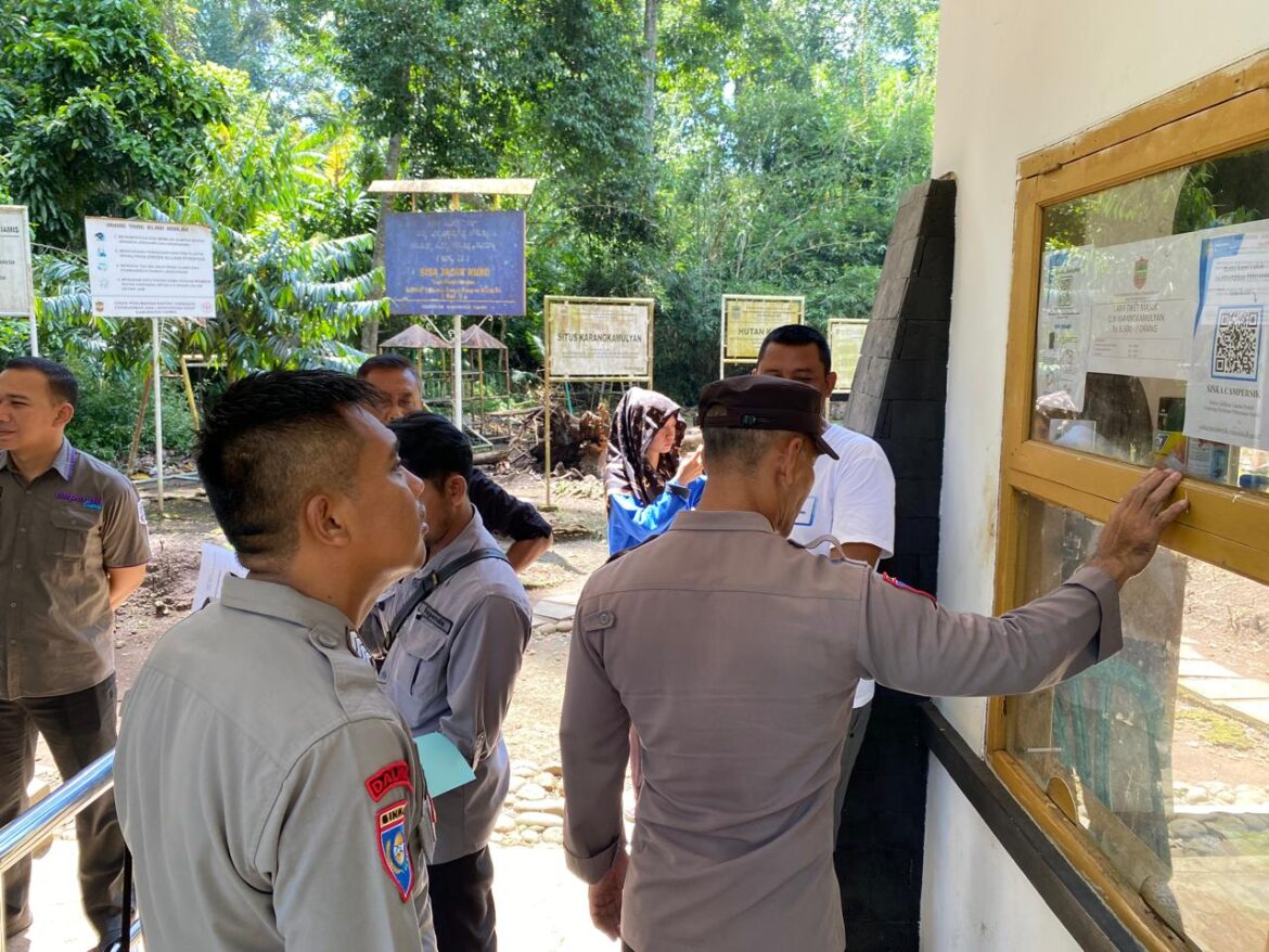 Sat Binmas Polres Ciamis Laksanakan Sambang dan Monitoring di Obyek Wisata Ciung Wanara Karangkamulyan