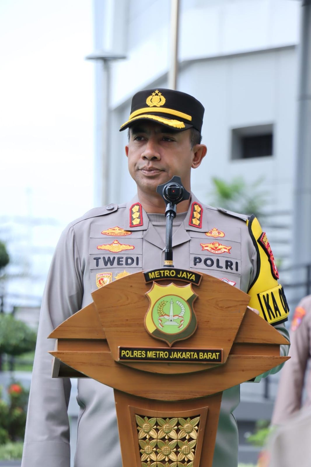 Kapolres Metro Jakbar Pimpin Apel Pagi dan Cek Kesiapan Personel Pasca Idul Fitri
