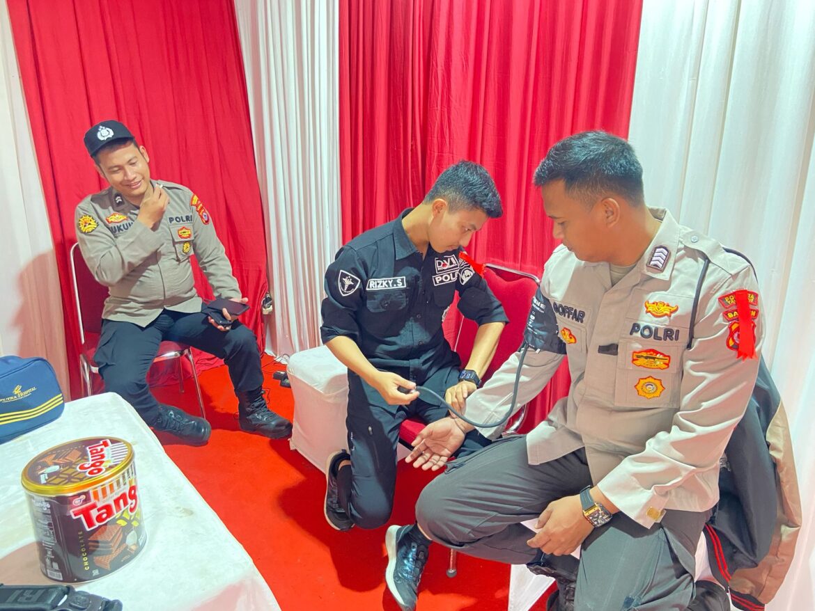 Pastikan Kesehatan Anggota, Polresta Tangerang Terjunkan Tim Dokkes Cek Personil Pos Pengamanan
