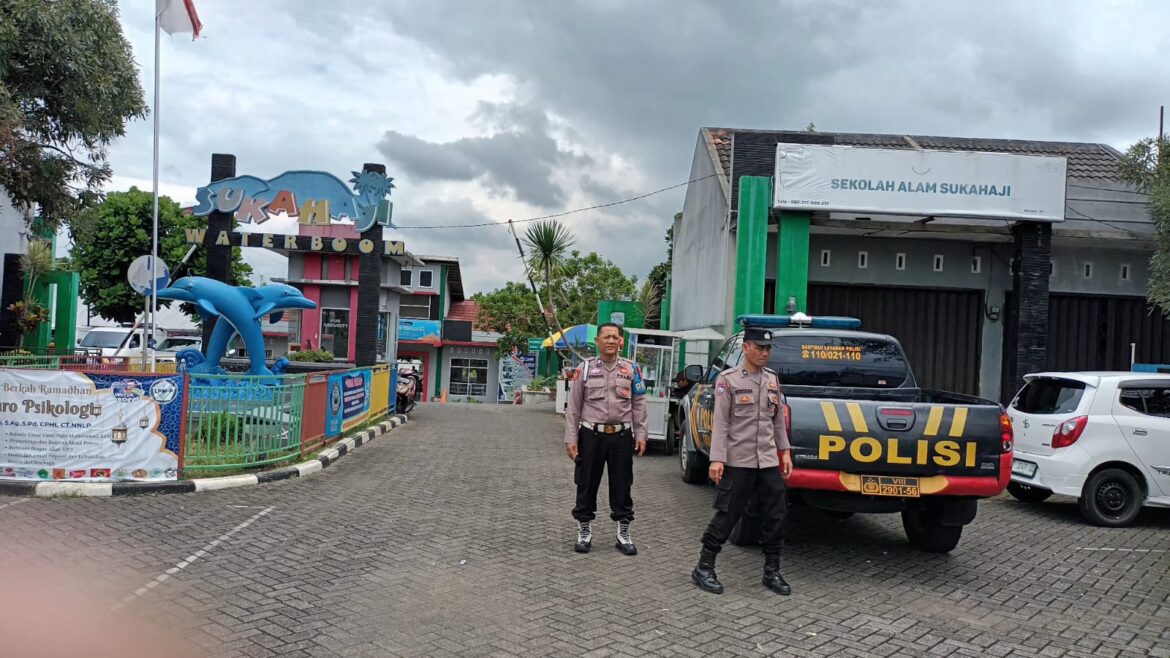 Polsek Cihaurbeuti Gelar Pengamanan di Obyek Wisata Waterboom Sukahaji Selama Libur Lebaran