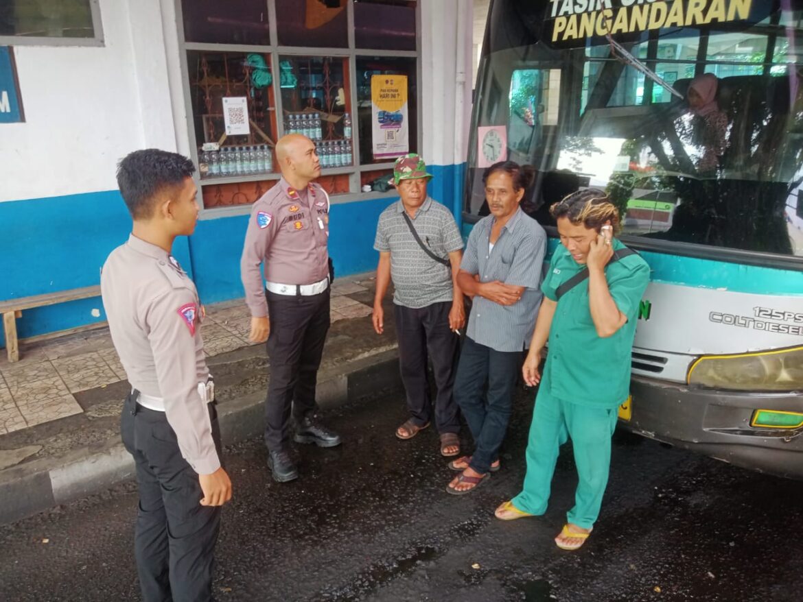 Polres Ciamis Pantau Mobilisasi Pemudik Angkutan Umum, Imbau Pengemudi Utamakan Keselamatan