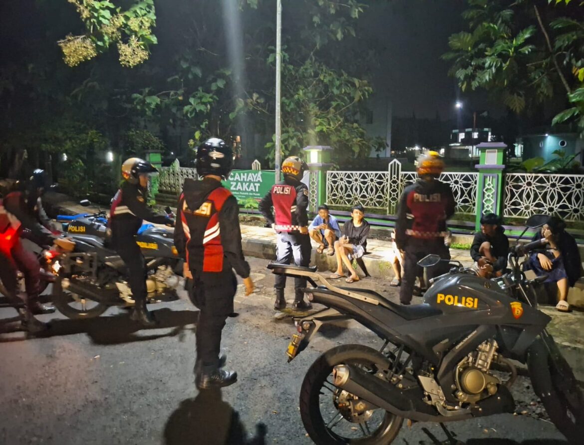 Satgas Preventif Patroli ke Islamic Center Ciamis, Anggota Cipkon dan Beri Imbauan Kamtibmas