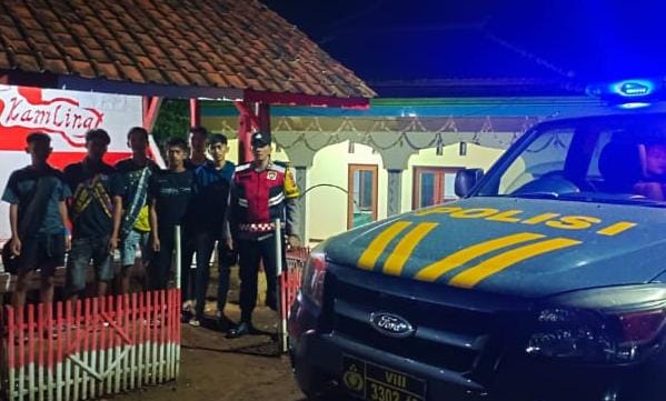 Antisipasi Gangguan Kamtibmas, Polsek Rancah Polres Ciamis Patroli Kamtibmas di Malam Hari