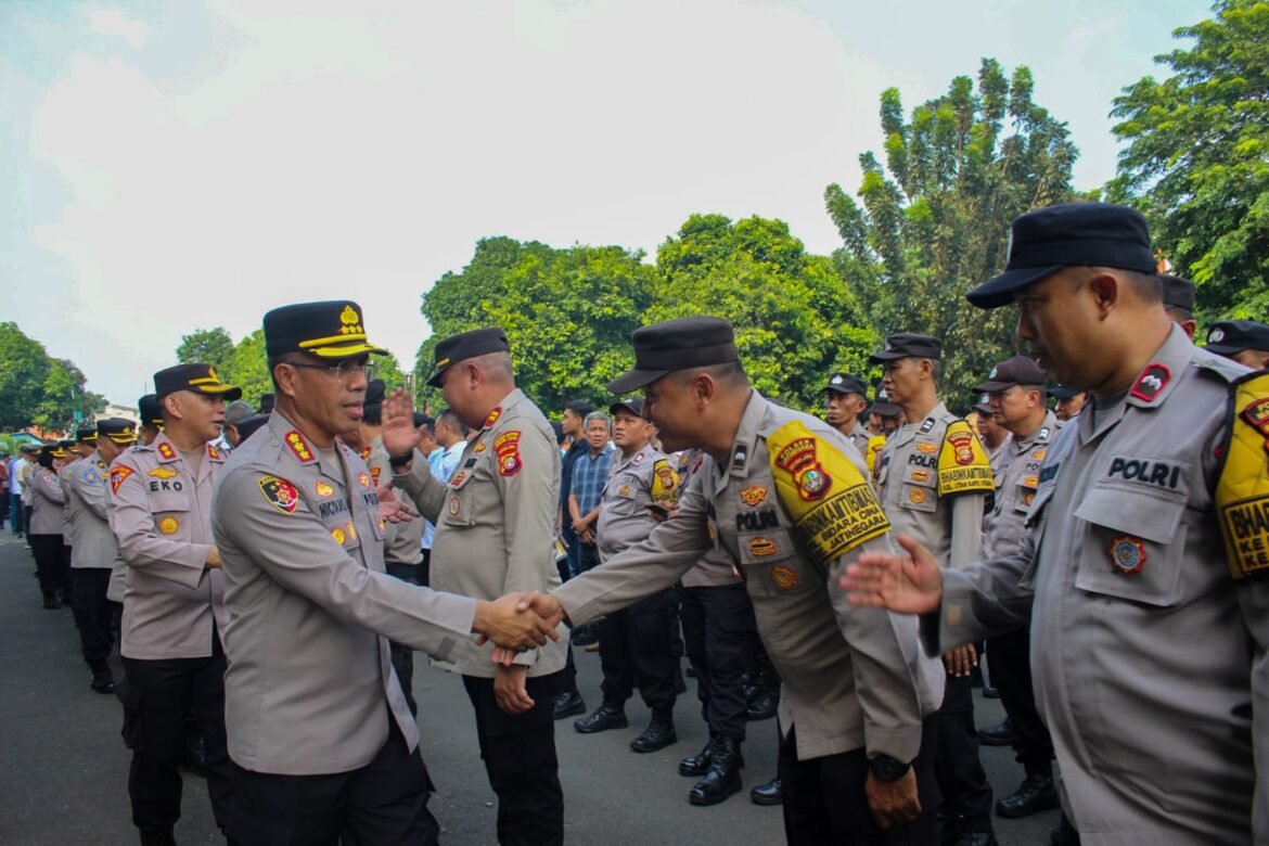 Kapolres Pimpin Apel Silaturahmi dan Halal Bihalal Polres Metro Jakarta Timur di GOR Ciracas