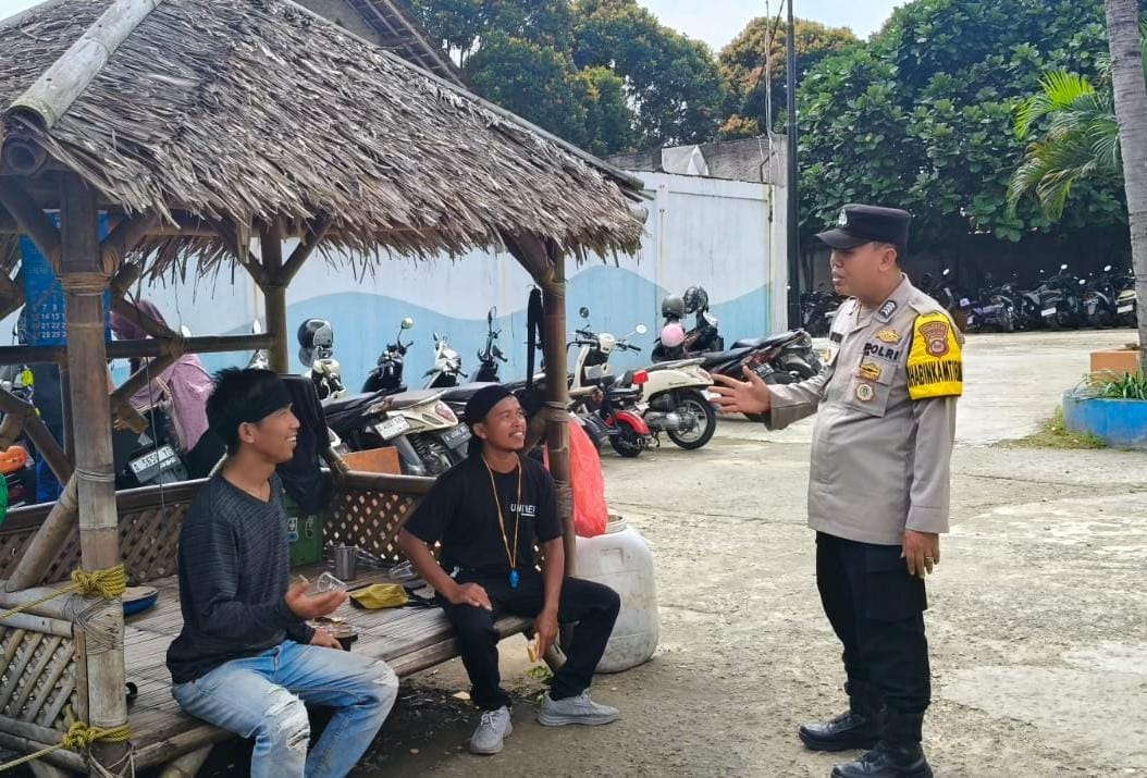 Bhabinkamtibmas Polsek Balaraja Giat Sambang & Poliran (Polisi Peduli Pengangguran) Skaligus Antisipasi Kamtibmas di Desa Tobat