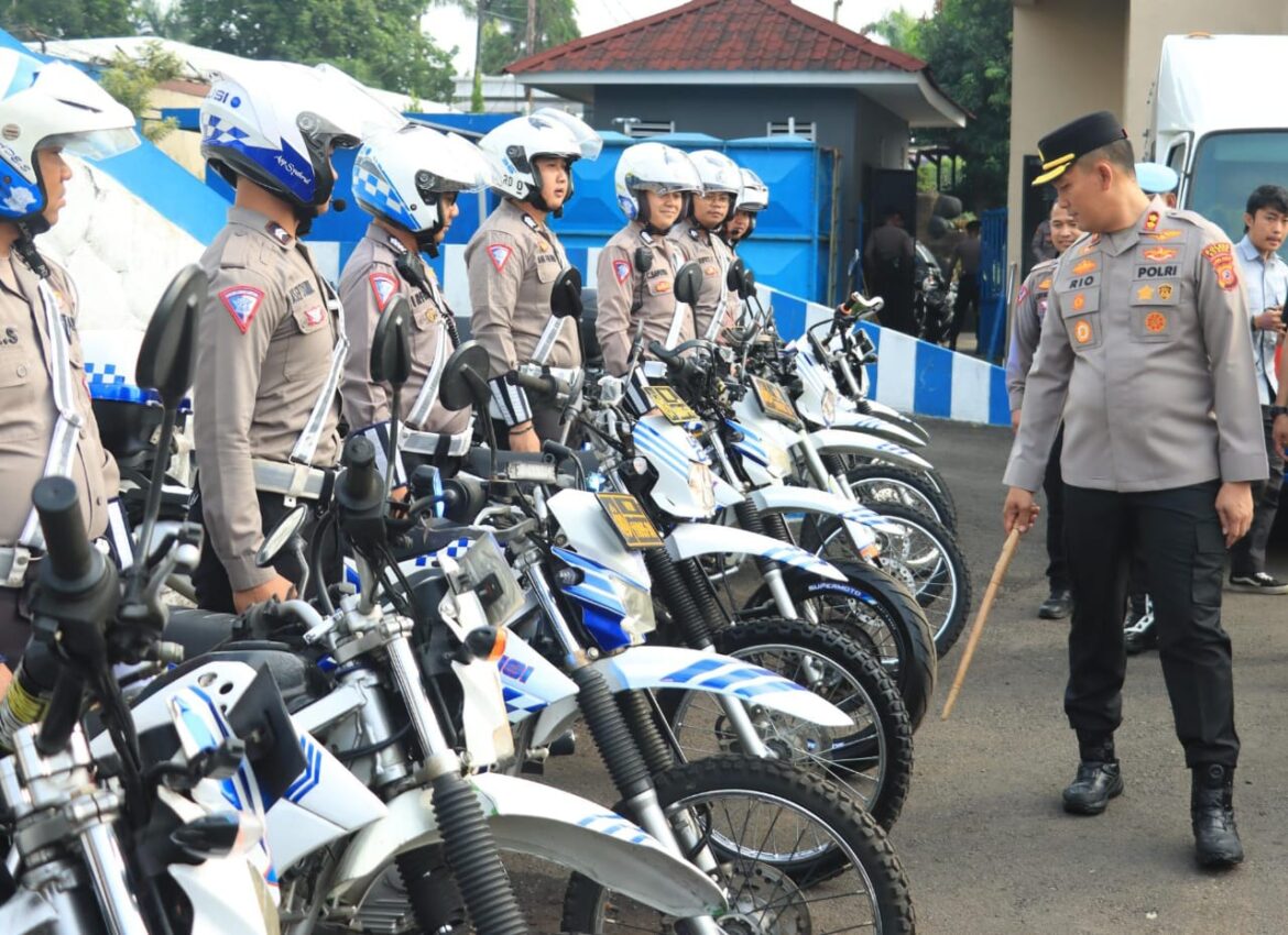 Kapolres Bogor Cek Kendaraan Dinas, Pastikan Kesiapan Mobilitas Operasional