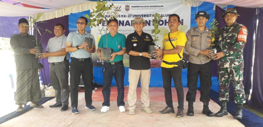 Polri Dukung Kegiatan Dies Natalis Ke-27 Universitas Galuh Melalui Aksi Penanaman Pohon