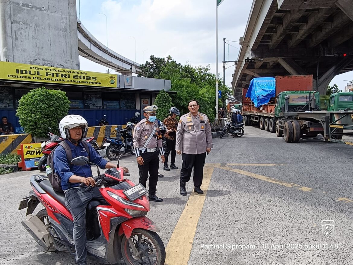 Kapolres Pimpin Patroli dan Pengaturan Lalin Serta Penanganan Kemacetan di Pelabuhan Tanjung Priok