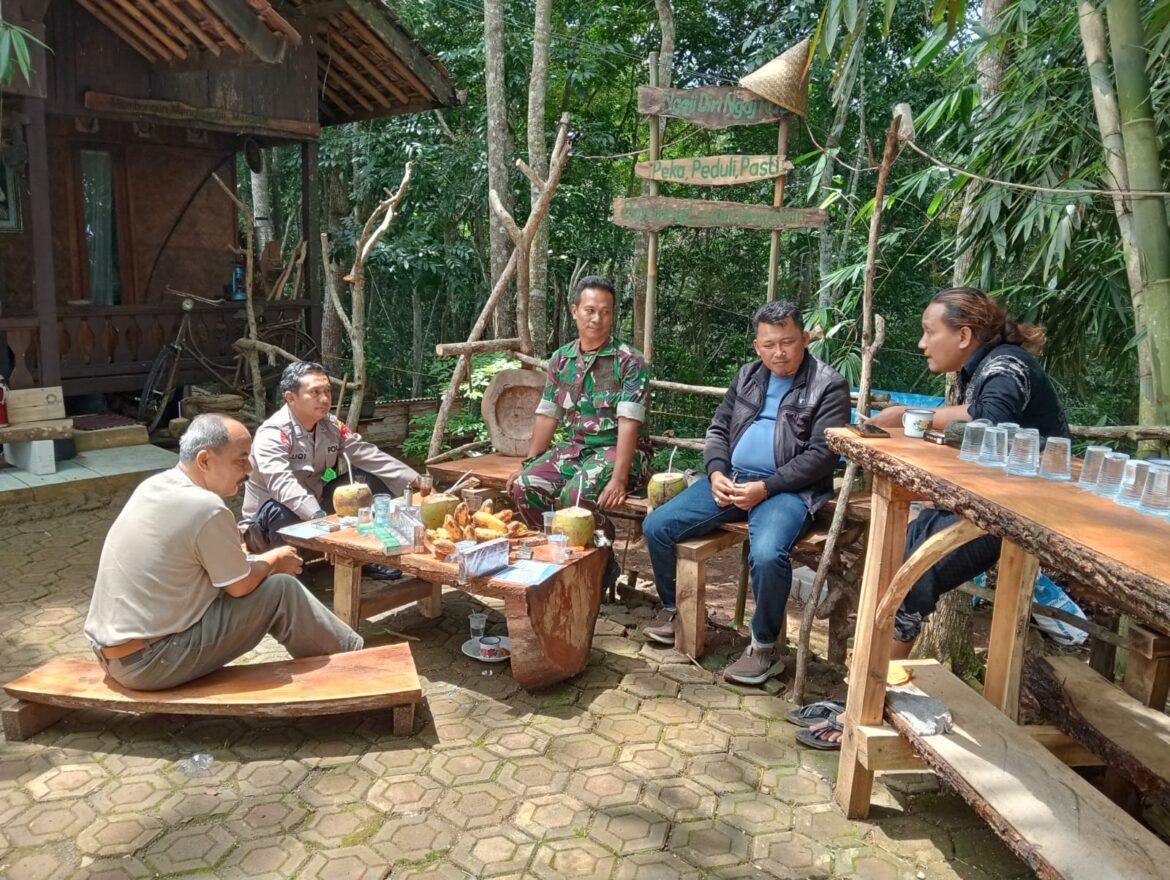 Polsek Rancah Polres Ciamis Monitoring Gerak Jalan Petingatan Milangkala Yayasan Maung Bodas