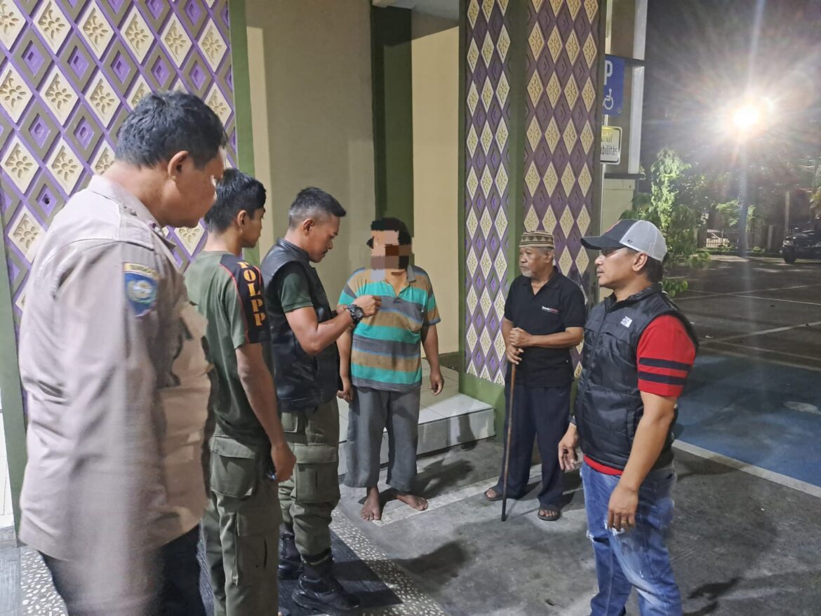 Polsek Tigaraksa laksanakan PECAK Pergelaran Cepat Anggota Kepolisian, Amankan ODGJ yang Meresahkan Warga di Pasar Gudang