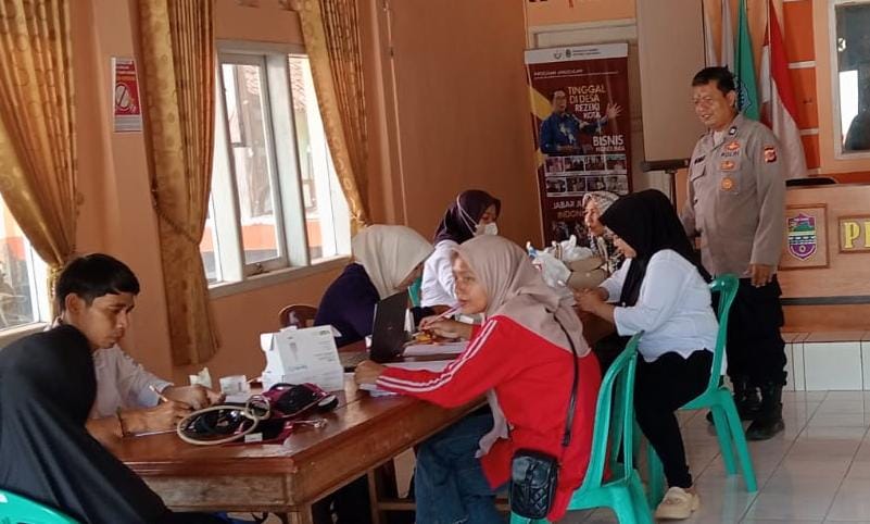 Bhabinkamtibmas Desa Ciparigi Hadiri Kegiatan Prolanis, Sekaligus Sampaikan Pesan Kamtibmas ke Warga