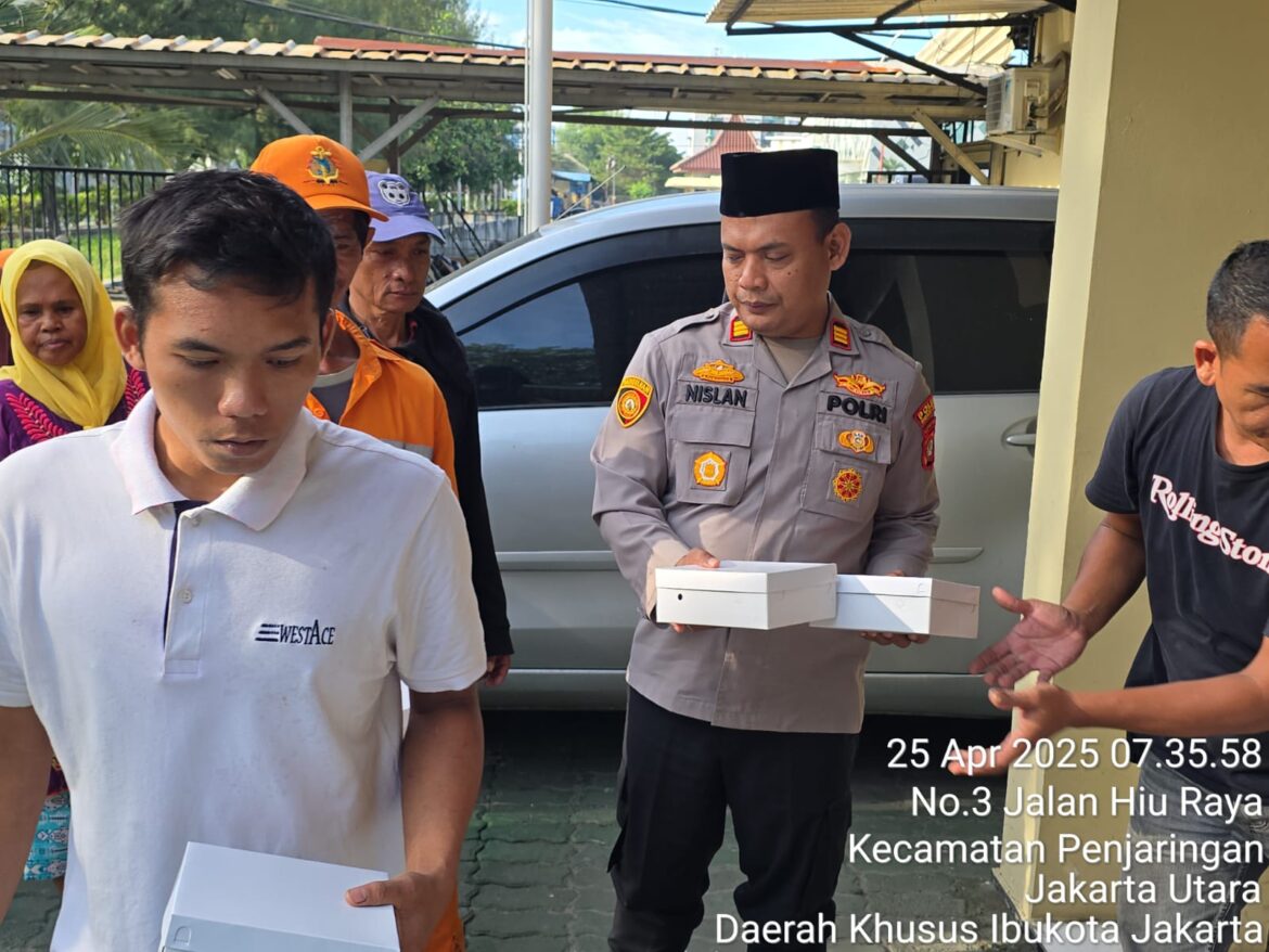 Berbagi Kebahagiaan Di Hari Jumat Penuh Keberkahan