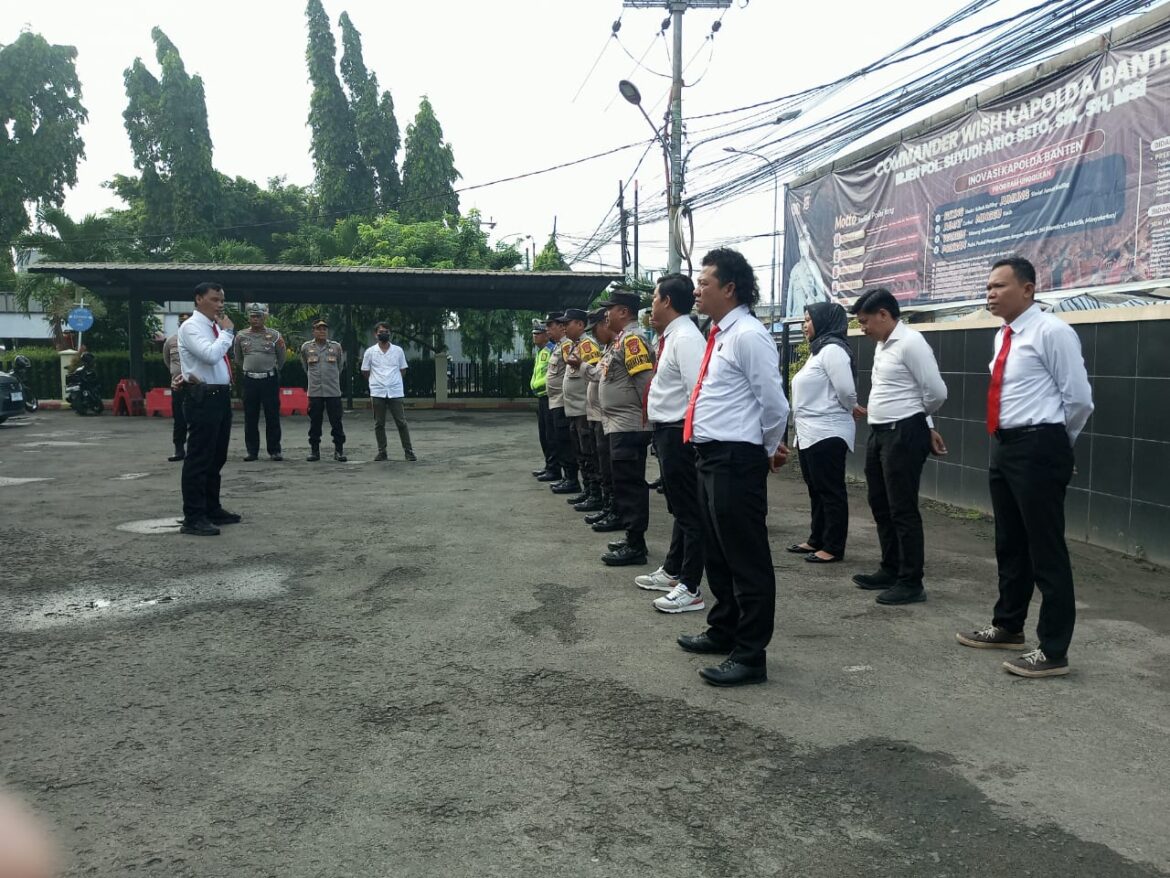 Bentuk Kesiapan dan Pelayanan Masyarakat Personil Polsek Balaraja Apel Pagi Sebelum Pelaksanaan Tugas