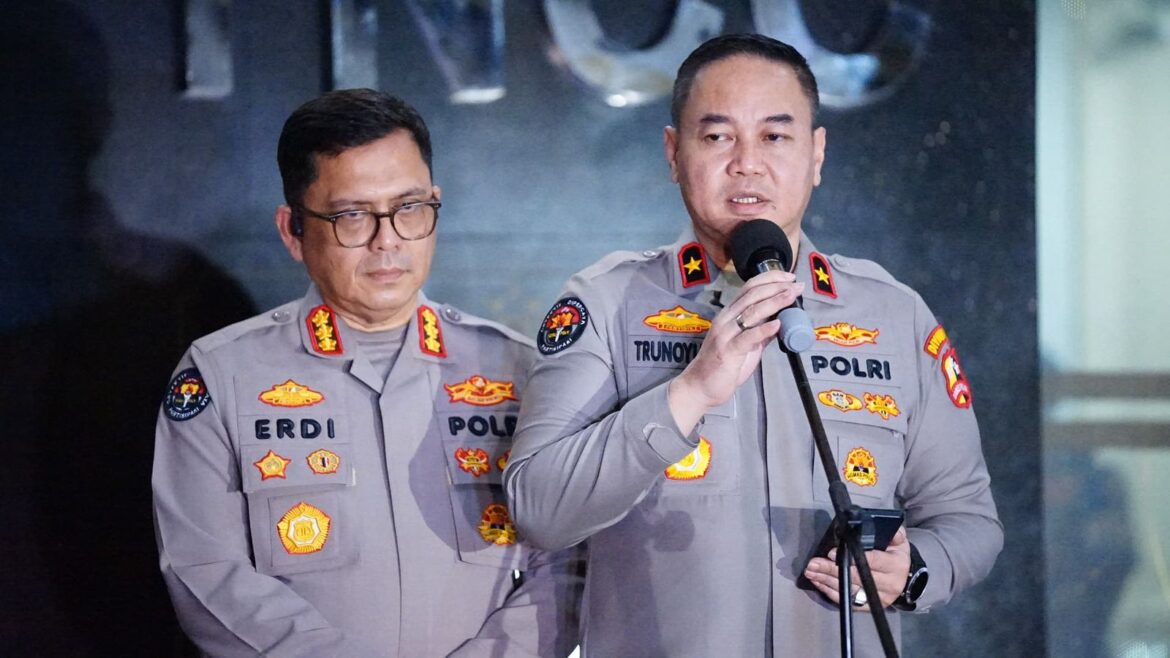 Satgas AB Moskona 2025 Selamatkan Ketua Komnas HAM Papua Saat Operasi Pencarian Iptu Tomi Marbun di Sungai Rawara