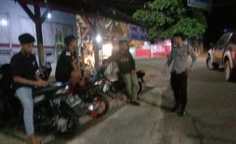 Berikan Rasa Nyaman, Polsek Cimaragas Patroli Biru Antisipasi Gangguan Kamtibmas Saat Malam