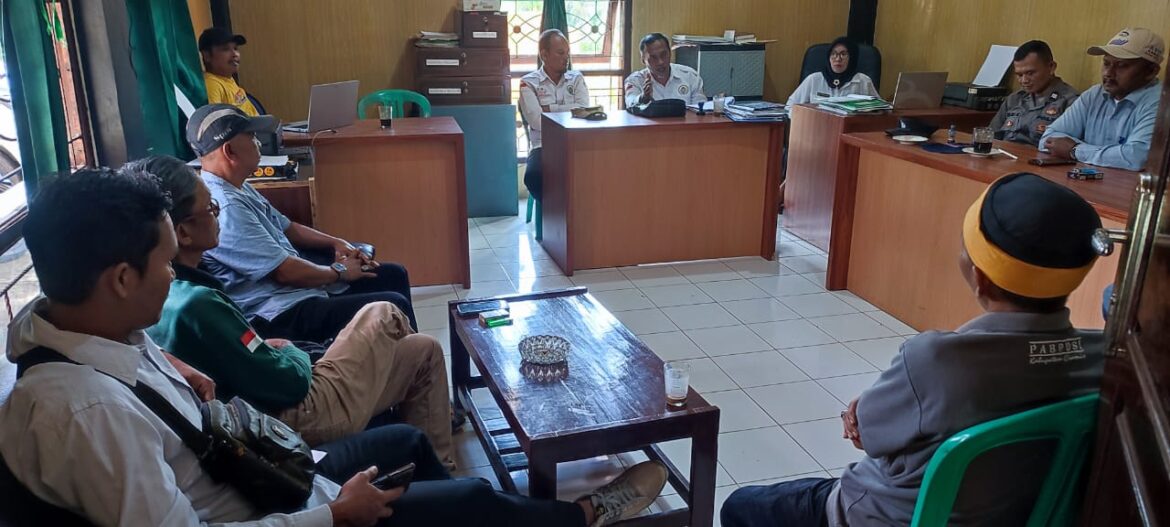 Cipkon Jaga Kamtibmas, Polsek Cikoneng Cooling System ke Warga Desa Sindangsari