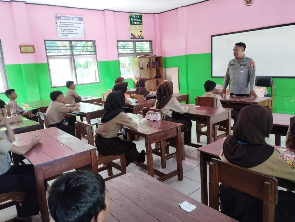 Polsek Cisaga Dukung Kelancaran Ujian Madrasah, Lakukan Monitoring di MI 1 dan MI 2 Cisaga