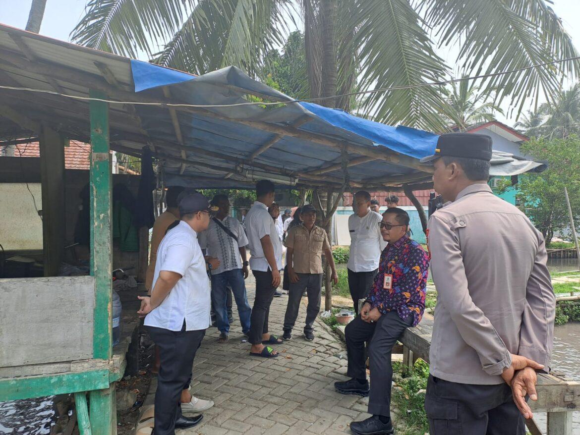 Kapolsek Kronjo Polresta Tangerang Tinjau Budidaya Lele di Desa Gandaria Dukung Ketahanan Pangan