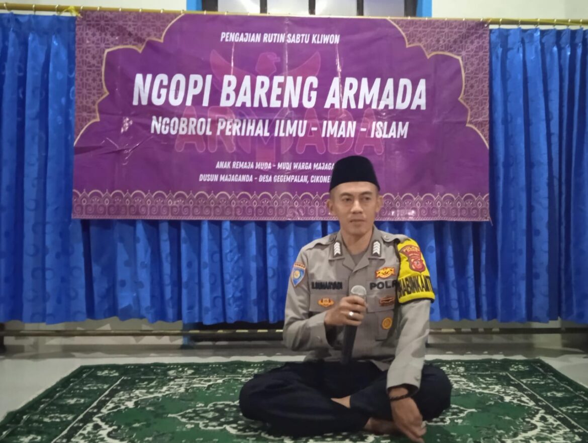 Polsek Cikoneng Polres Ciamis Koorkom Warga Desa Gegempalan Beri Imbauan Kamtibmas