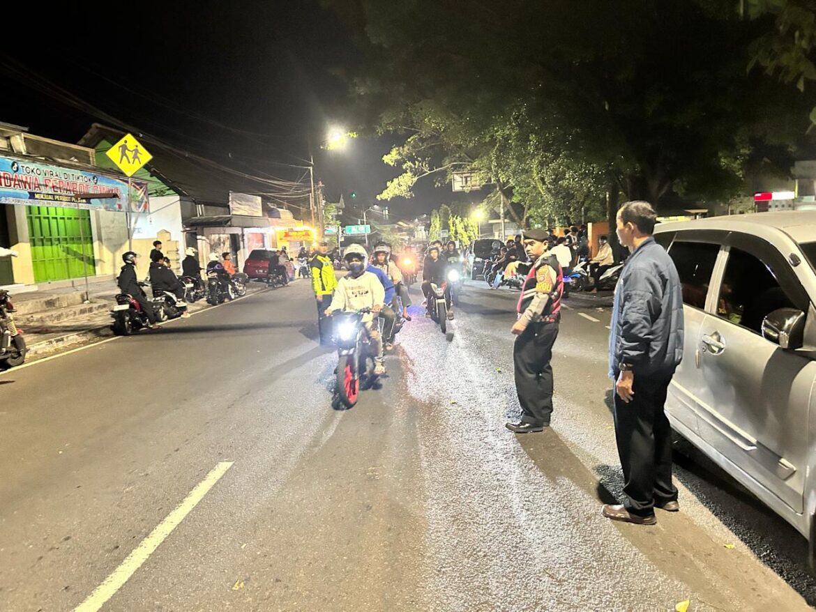 Polres Ciamis Beri Pengamanan Saat Nobar Liga 1 Celebrate With This Champions Persib di Ciamis