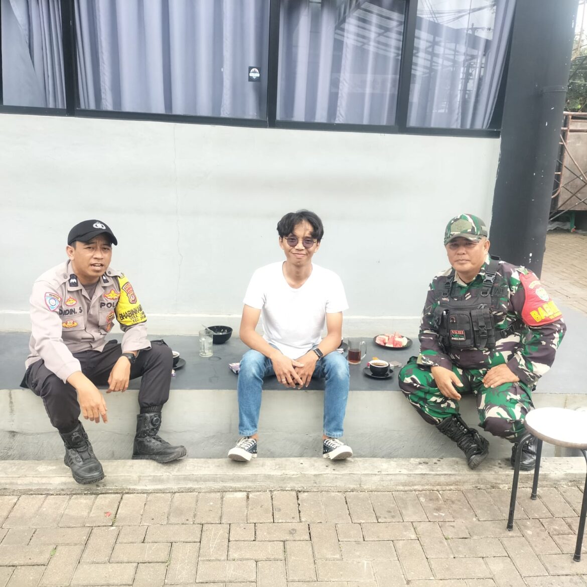 Bhabinkamtibmas Wilayah Hukum Polsek Dramaga Polres Bogor Sambang Warga Beri Himbauan Ajak Haga Kondusifitas Cegah Gangguan Kamtibmas