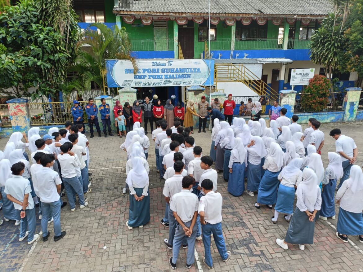 Kelulusan Sekolah SMK PGRI Sukamulya, Kanit Binmas Polsek Balaraja Memberikan Himbauan Kamtibmas