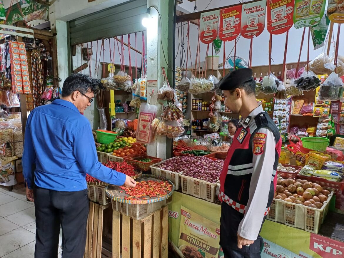 Pemantauan Harga Sembako di Pasar Palmeriam: Harga Stabil, Beberapa Kebutuhan Alami Kenaikan