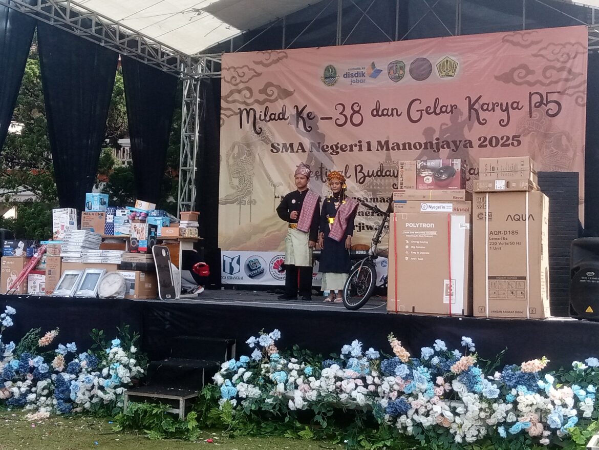 Gerak Jalan Santai dan Gebyar P5 Memeriahkan Milad SMAN 1 Manonjaya Ke–38 2025