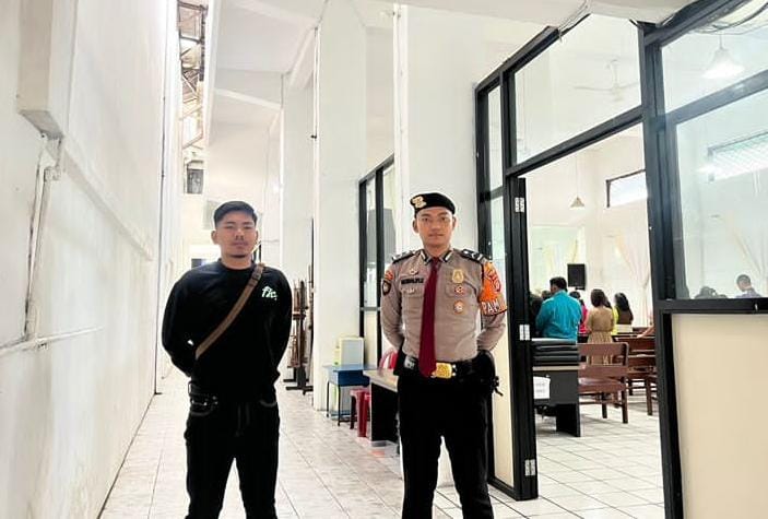 Berikan Kenyamanan Beribadah, Polres Ciamis Bersiaga di Gereja Kristen Indonesia Ciamis