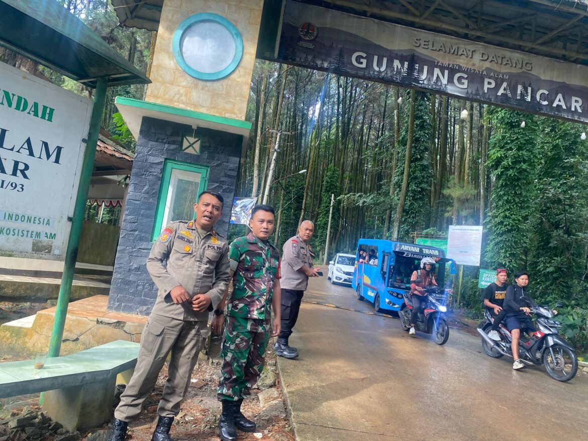 Bhabinkamtibmas Polsek Babakan Madang Polres Bogor Sambangi Tempat Wisata Sampaikan Pesan Kamtibmas