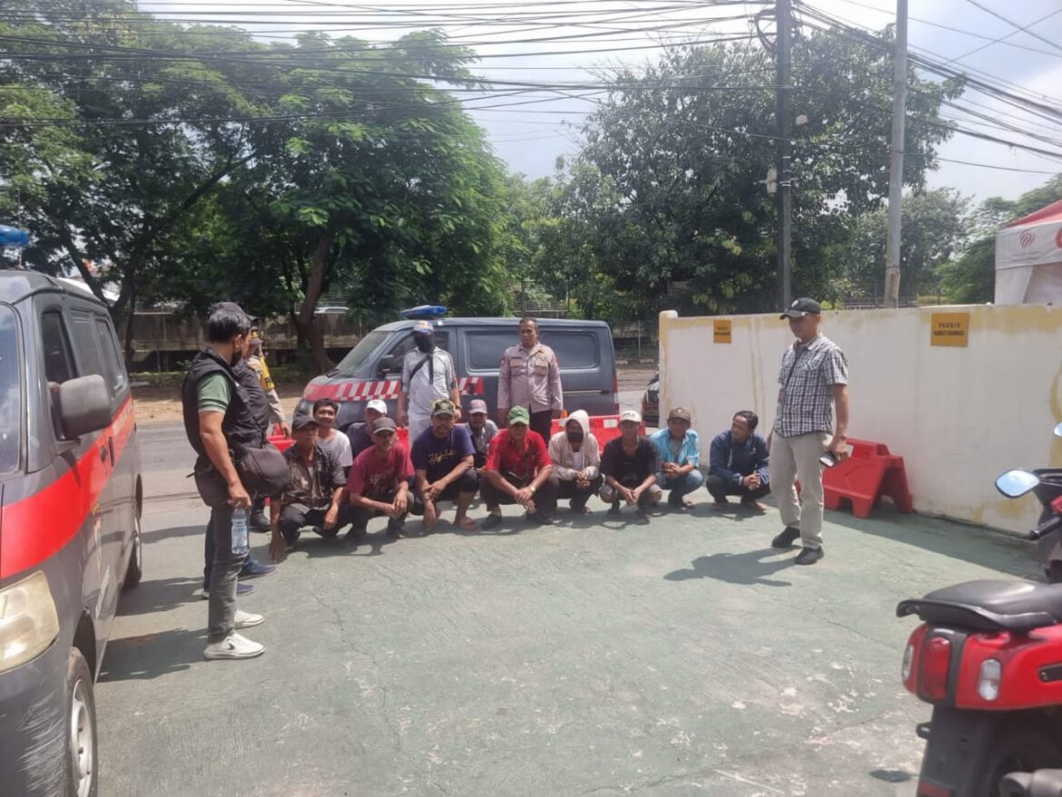 Belasan Pak Ogah dan Jukir Liar Diamankan dalam Operasi Berantas Jaya Polsek Cengkareng