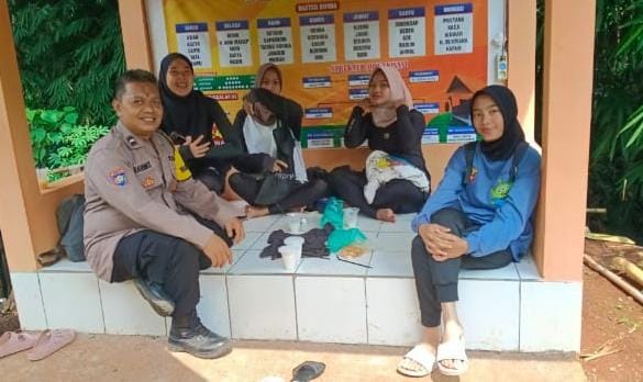 Berikan Rasa Nyaman, Polsek Sukadana Polres Ciamis Patroli ke Pemukiman Warga di Siang Hari