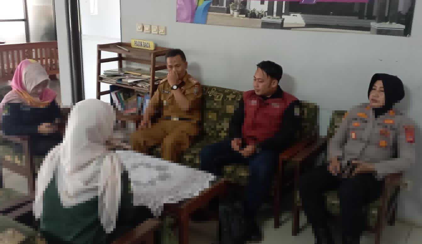 Kapolsek Kawali Koorkom Bareng Camat Kawali Wujudkan Situasi Kamtibmas Kondusif