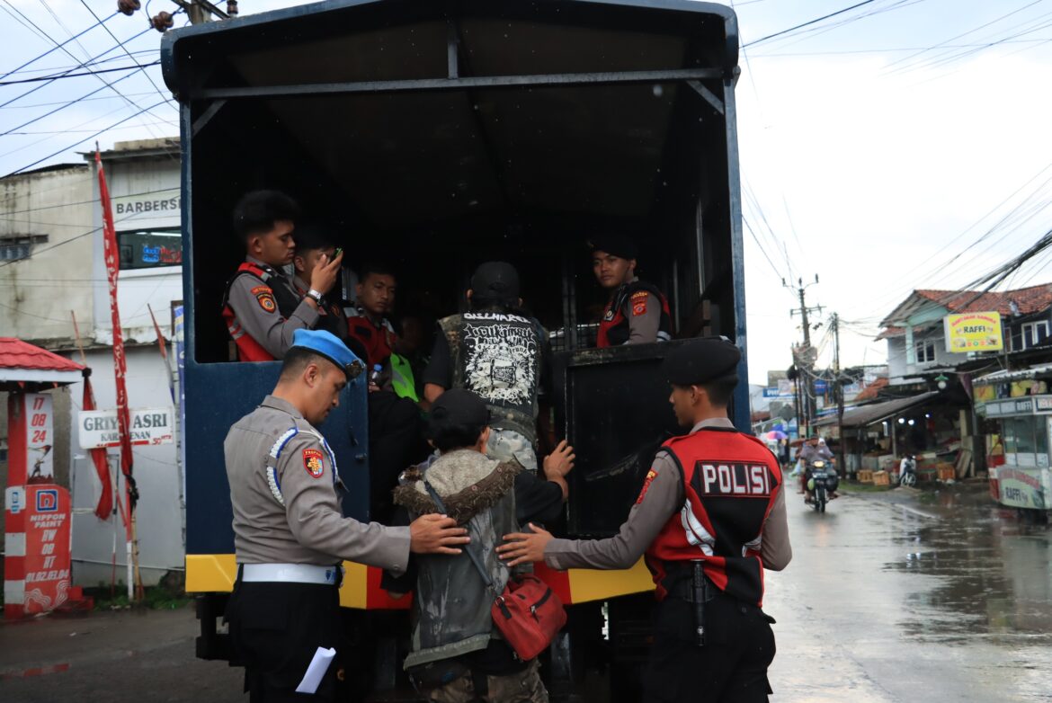 Polres Bogor Gelar Razia Pengamanan Penanggulangan Aksi Premanisme,10 Orang Diamankan