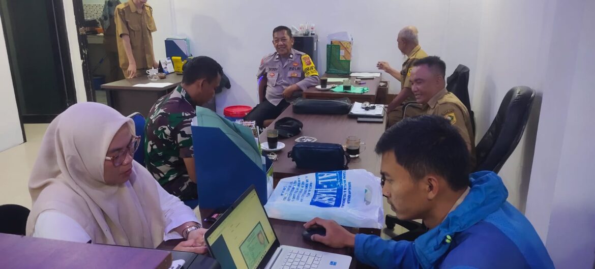 Dekatkan Diri dengan Warga, Bhabinkamtibmas Desa Cilember Polsek Cisarua Sampaikan Himbauan Kamtibmas