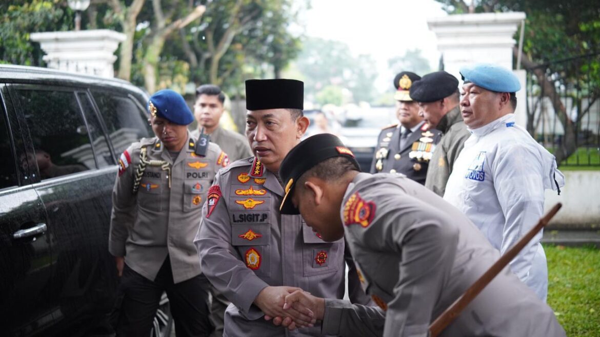 Kapolres Bogor Hadiri Upacara Persemayaman Dan Pemakaman Kedinasan Komjen Pol (Purn) H. Puang Jusuf Manggabarani