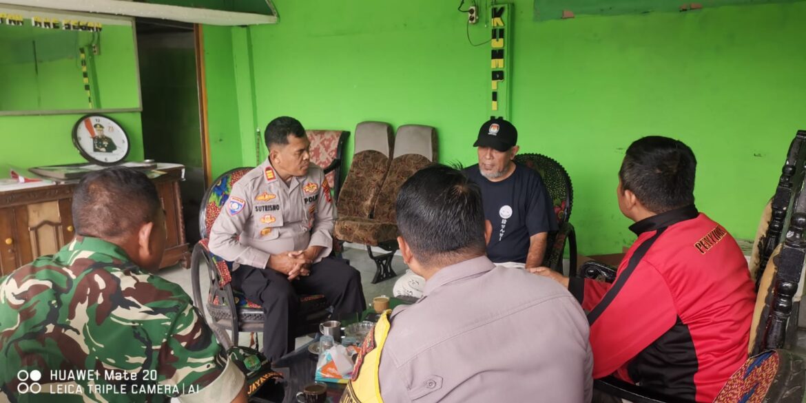 Polsek Cakung Fasilitasi Penggalangan dan Pengecatan Posko FBR, Ciptakan Sinergi dan Kondusivitas Wilayah