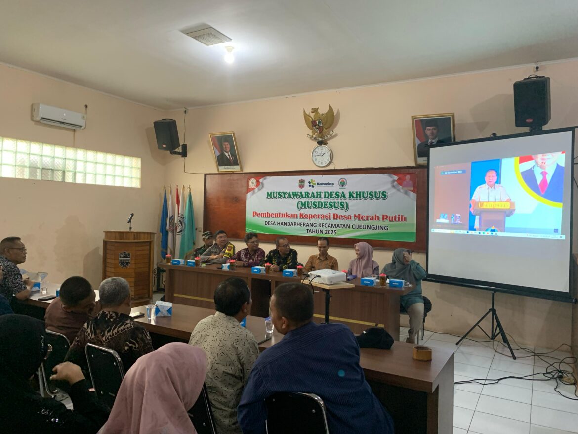Polsek Cijeungjing Ikuti Musdes Pembentukan Koperasi Merah Putih di Desa Handapherang