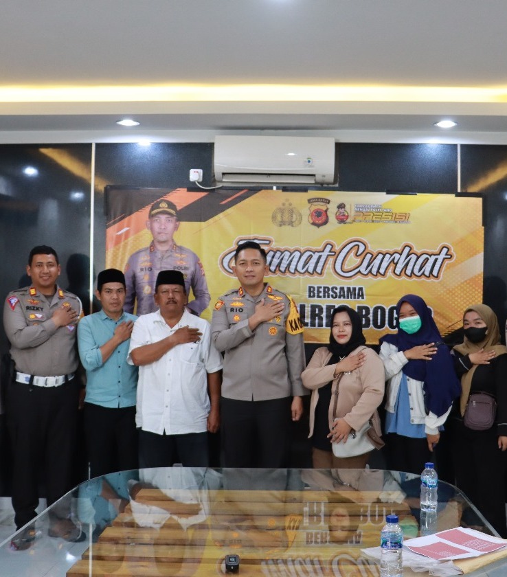 Kapolres Bogor AKBP Rio Wahyu Anggoro Gelar Kegiatan Jumat Curhat, Dengarkan Langsung Aspirasi Masyarakat