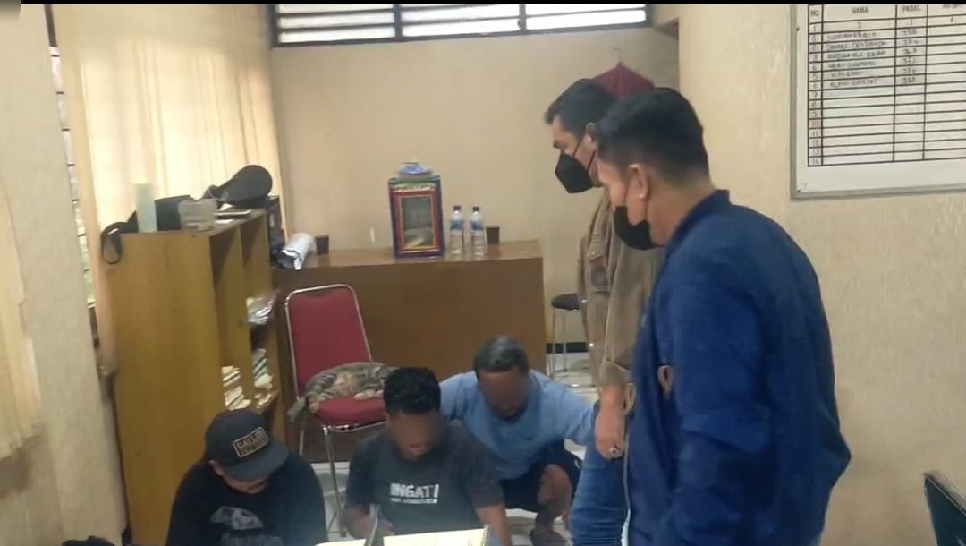 Tiga Debt Collector Diamankan Usai Coba Paksa Tarik Motor Warga di Kalideres