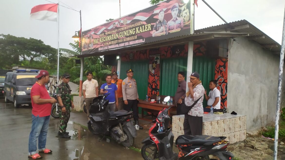 Tiga Pilar Kecamatan Kresek Tertibkan Atribut Ormas dalam Operasi Premanisme