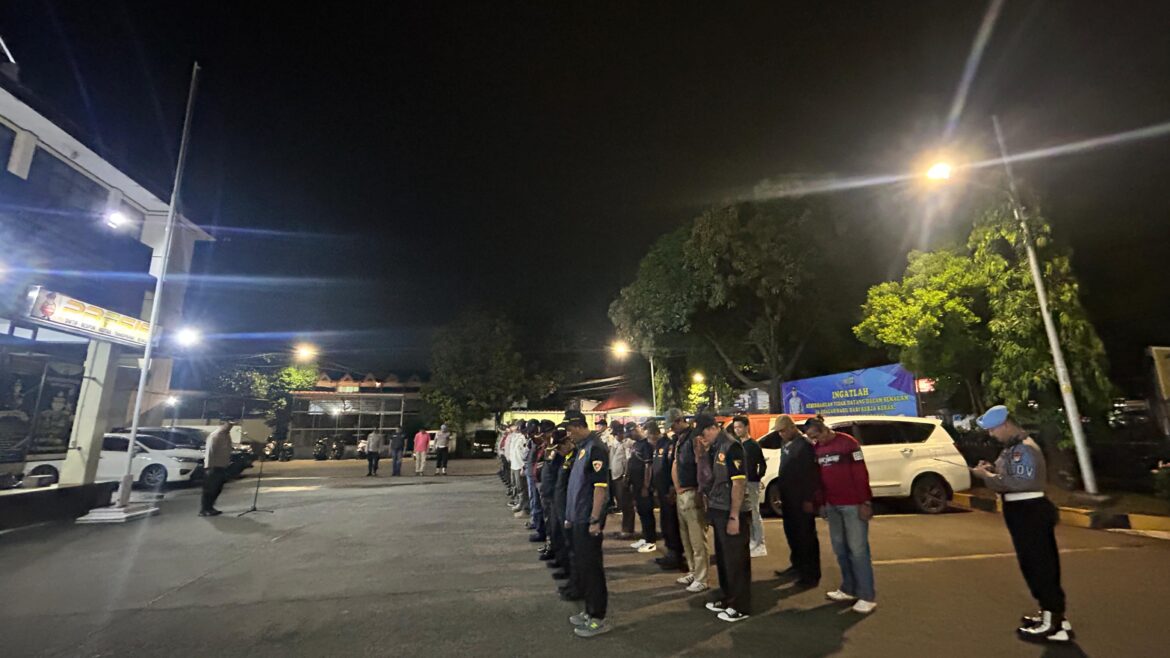 Polsek Koja Gelar Apel KRYD untuk Antisipasi Gangguan Kamtibmas di Malam Akhir Pekan