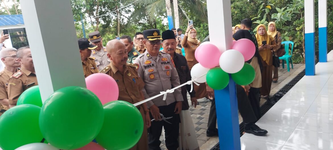 Ribuan Siswa di Cijeungjing Terima Makanan Bergizi Gratis, Sinergi Pemda, TNI, dan Polri Tuai Sambutan Hangat Warga