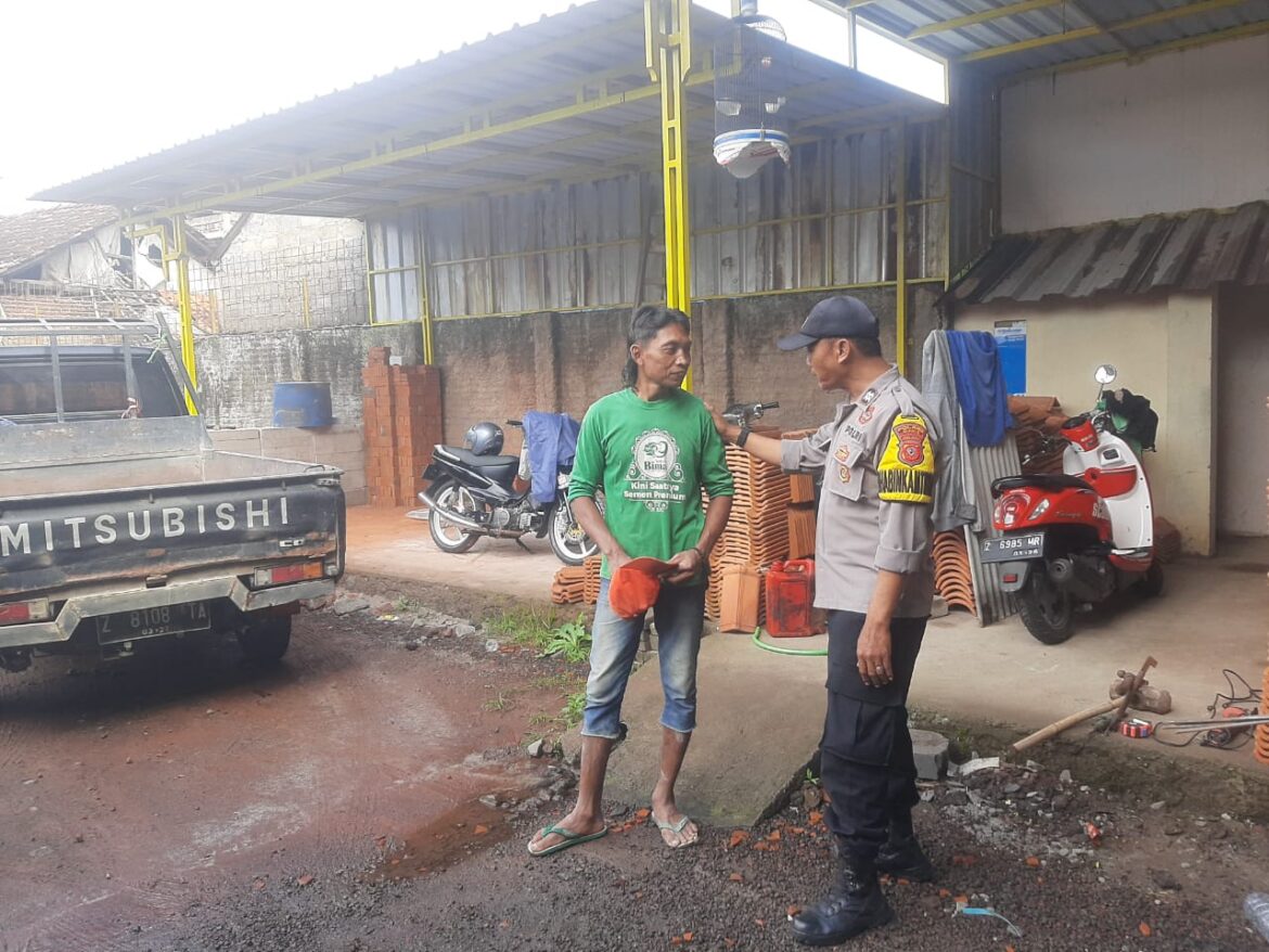 Perkuat Sinergitas, Polsek Cikoneng Polres Ciamis Koorkom ke Warga Desa Gunungcupu