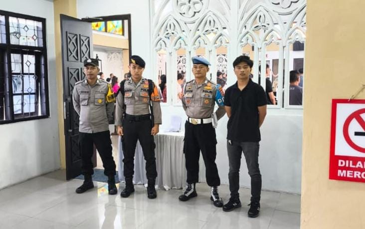Cipkon, Kapolsek Ciamis Pimpin Pengamanan di Gereja Katolik Santo Yohanes Pembabtis Ciamis