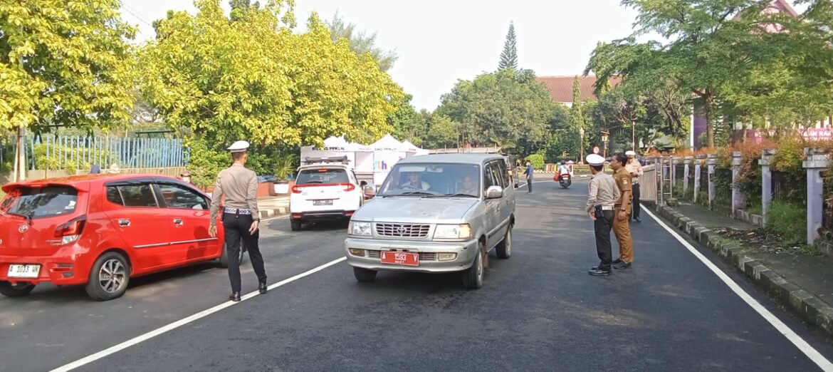 Satlantas Polresta Tangerang Gelar Uji Emisi di Depan Gedung DPRD