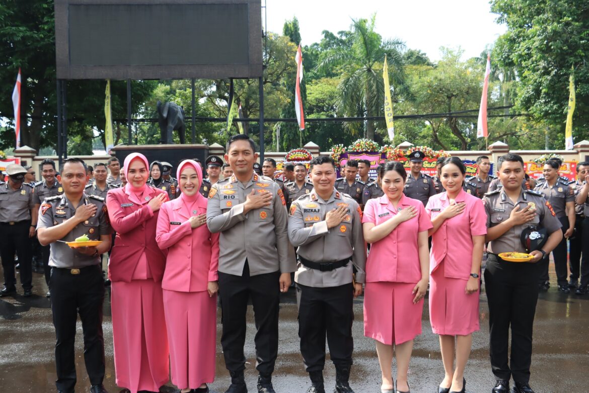 Sebanyak 98 Personel Polres Bogor Naik Pangkat, Kapolres Pimpin Langsung Upacara Kenaikan Pangkat TMT 1 Juli 2025