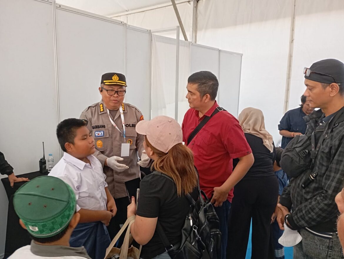 Semarak HUT Bhayangkara ke-79, Polsek Pasar Rebo Dampingi Peserta Sunatan Massal di Monas