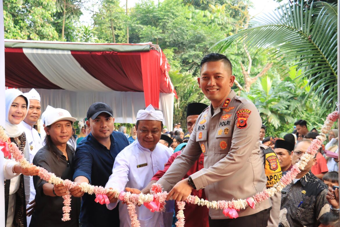 Kapolres Bogor Resmikan Bedah Rumah Warga dalam Rangka HUT Bhayangkara ke-79