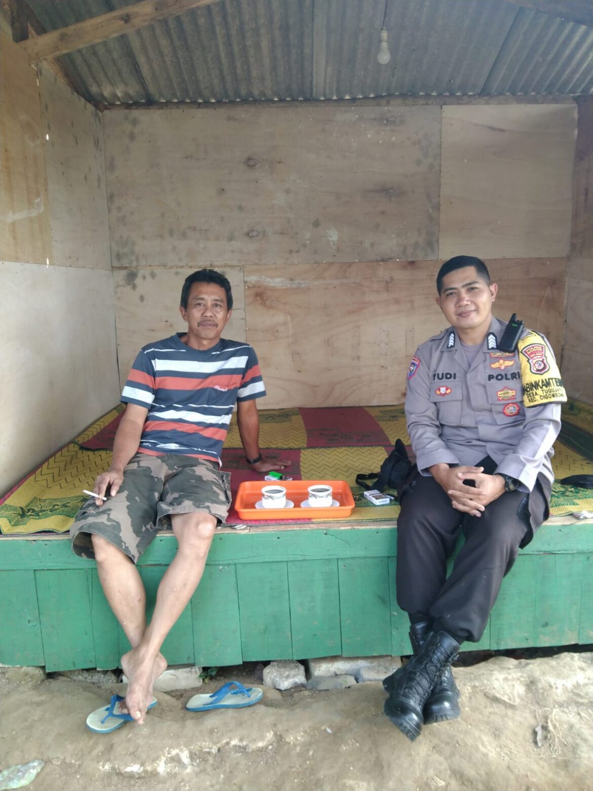 Bhabinkamtibmas Polsek Cijeruk Sambangi Warga Desa Tugu Jaya, Wujudkan Kedekatan Polri dengan Masyarakat